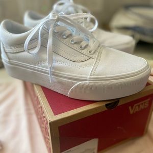 Vans Old Skool Platform Sneakers, Women’s Size 7.5 (Men’s size 6)